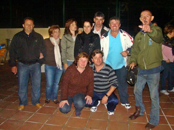 veciños disfrutando do magosto